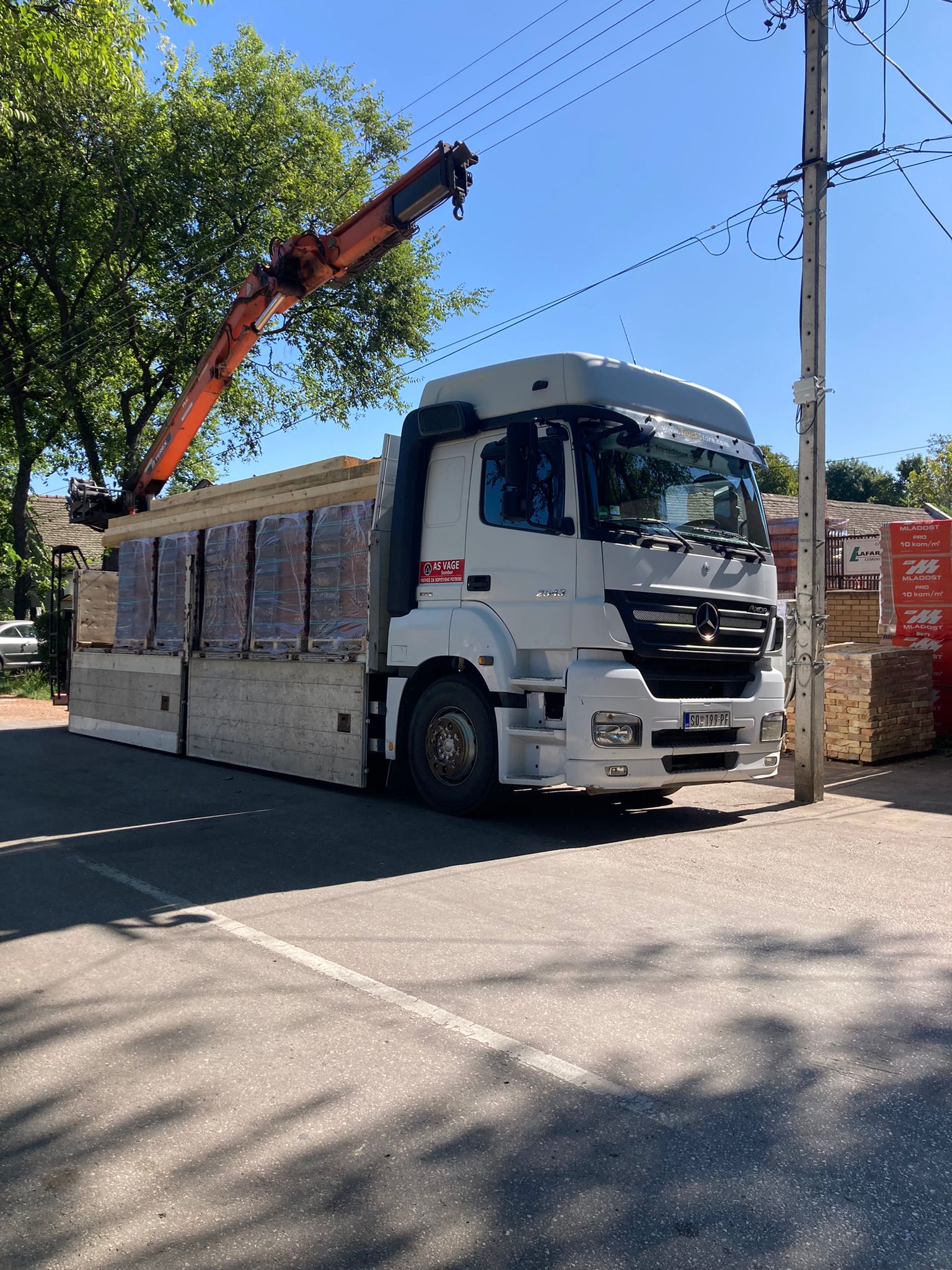 Usluge prevoza kamionom sa rukom, AS VAGE Sombor